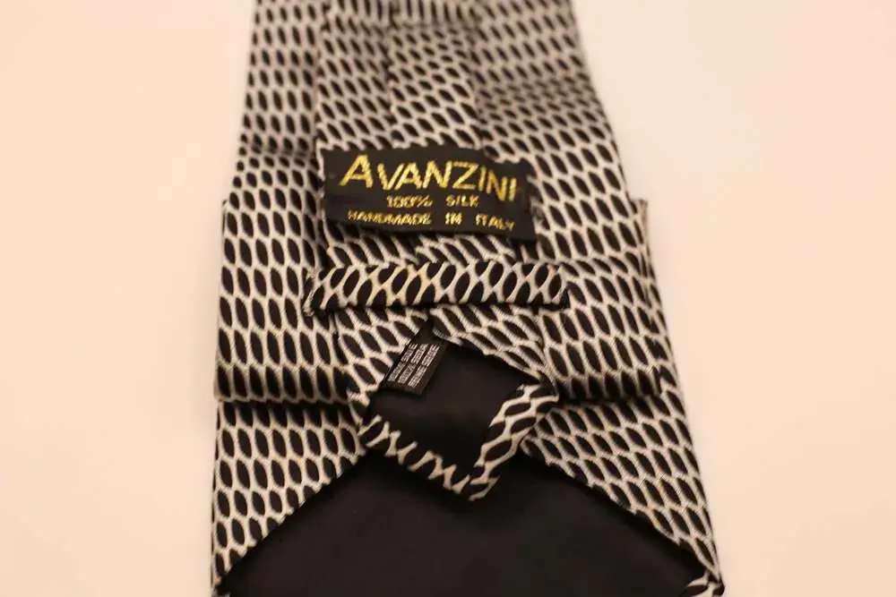 Avanzini Handmade in Italy 100% Silk Geometric Pattern Tie